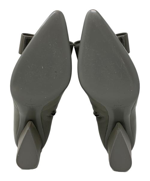 Salvatore Ferragamo（サルヴァトーレ フェラガモ）Salvatore Ferragamo (サルヴァトーレ フェラガモ) アンクルブーツ 	VINCE（ヴィンス） グレー サイズ:7の古着・服飾アイテム