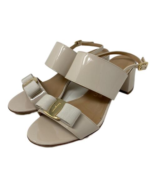 Salvatore Ferragamo（サルヴァトーレ フェラガモ）Salvatore Ferragamo (サルヴァトーレ フェラガモ) ヴァラストラップサンダル ベージュ サイズ: 6 1/2の古着・服飾アイテム