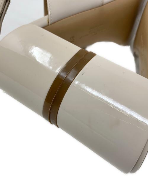 Salvatore Ferragamo（サルヴァトーレ フェラガモ）Salvatore Ferragamo (サルヴァトーレ フェラガモ) ヴァラストラップサンダル ベージュ サイズ: 6 1/2の古着・服飾アイテム