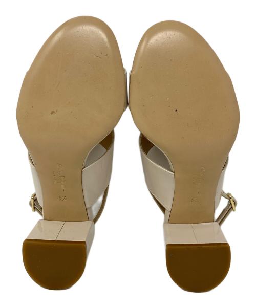 Salvatore Ferragamo（サルヴァトーレ フェラガモ）Salvatore Ferragamo (サルヴァトーレ フェラガモ) ヴァラストラップサンダル ベージュ サイズ: 6 1/2の古着・服飾アイテム