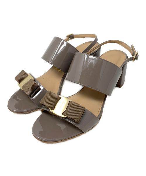 Salvatore Ferragamo（サルヴァトーレ フェラガモ）Salvatore Ferragamo (サルヴァトーレ フェラガモ) ヴァラストラップサンダル グレー サイズ:6 1/2の古着・服飾アイテム