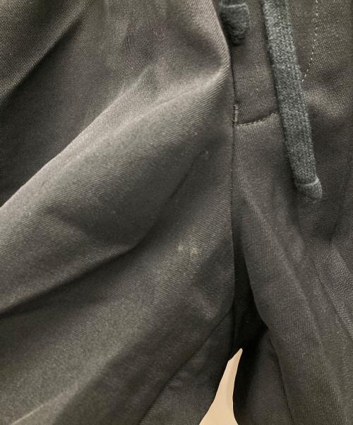 COMME des GARCONS HOMME PLUS（コムデギャルソンオムプリュス）COMME des GARCONS HOMME PLUS (コムデギャルソンオムプリュス) パンツ ウールギャバクロップドパンツ ブラック サイズ:XSの古着・服飾アイテム