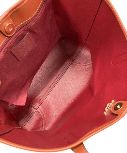 COACH（コーチ）COACH (コーチ) PEANUTS (ピーナッツ) トートバッグ シティ トート・シグネチャー・スヌーピー ウッドストック ブラウン サイズ:実寸サイズにてご確認ください。の古着・服飾アイテム