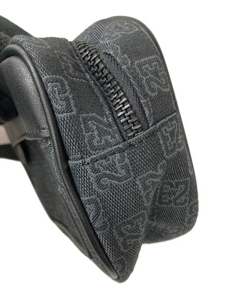 AIR JORDAN（エア ジョーダン）AIR JORDAN (エア ジョーダン) ショルダーバッグ モノグラムカメラバッグ ブラック サイズ:実寸サイズにてご確認ください。の古着・服飾アイテム