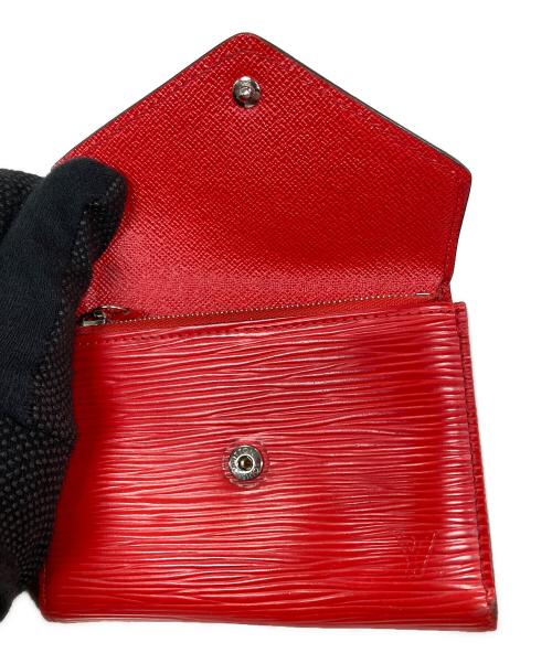 LOUIS VUITTON（ルイ ヴィトン）LOUIS VUITTON (ルイ ヴィトン) 3つ折り財布 エピ ポルトフォイユ ヴィクトリーヌ レッド サイズ:実寸サイズにてご確認ください。の古着・服飾アイテム