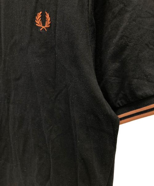 FRED PERRY（フレッドペリー）FRED PERRY (フレッドペリー) Twin Tipped T-Shirt（ツイン ティップライン ティー-シャツ） ネイビー サイズ:L 未使用品の古着・服飾アイテム
