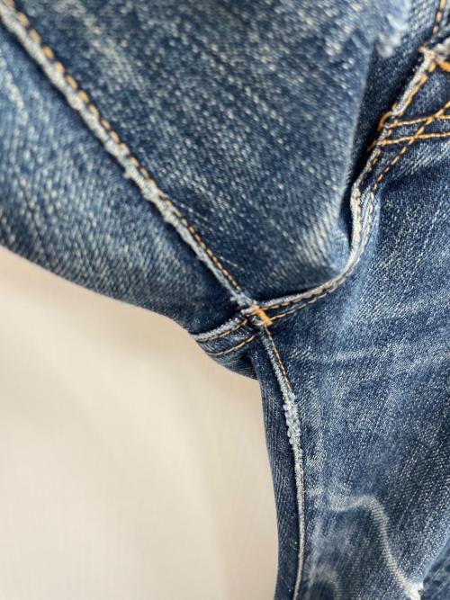 KURO（クロ）KURO (クロ) ダメージデニムパンツ インディゴ サイズ:実寸サイズにてご確認下さい。の古着・服飾アイテム