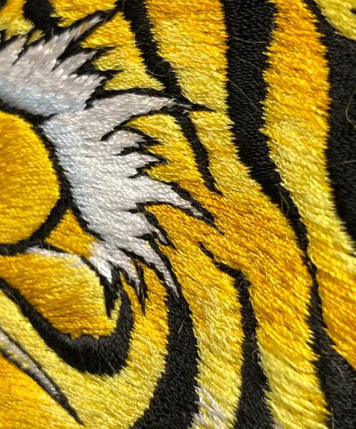 COREFIGHTER（コアファイター）COREFIGHTER (コアファイター) 虎刺繍Tシャツ ブラック サイズ:Mediumの古着・服飾アイテム