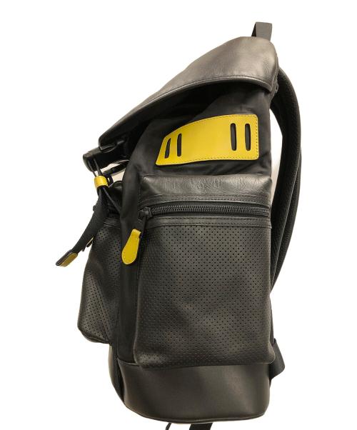 COACH（コーチ）COACH (コーチ) リュック パーフォレイテッド バックパック ブラック×イエロー サイズ:実寸サイズにてご確認ください。の古着・服飾アイテム