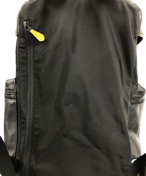 COACH（コーチ）COACH (コーチ) リュック パーフォレイテッド バックパック ブラック×イエロー サイズ:実寸サイズにてご確認ください。の古着・服飾アイテム