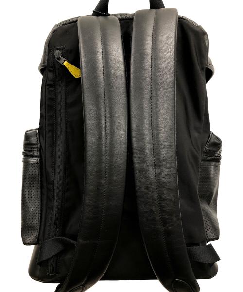 COACH（コーチ）COACH (コーチ) リュック パーフォレイテッド バックパック ブラック×イエロー サイズ:実寸サイズにてご確認ください。の古着・服飾アイテム