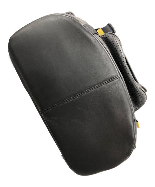 COACH（コーチ）COACH (コーチ) リュック パーフォレイテッド バックパック ブラック×イエロー サイズ:実寸サイズにてご確認ください。の古着・服飾アイテム