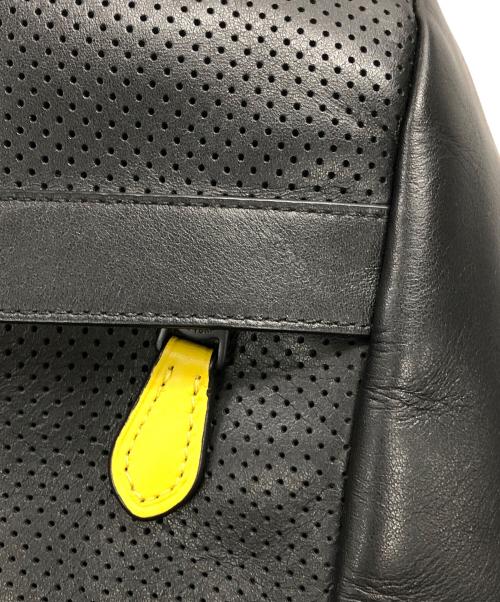 COACH（コーチ）COACH (コーチ) リュック パーフォレイテッド バックパック ブラック×イエロー サイズ:実寸サイズにてご確認ください。の古着・服飾アイテム