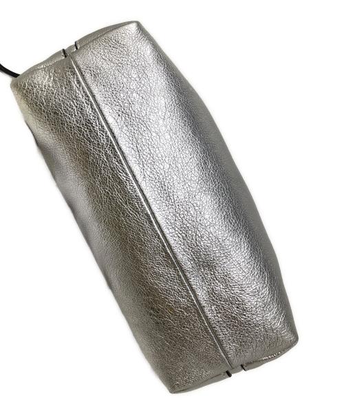GIANNI CHIARINI（ジャンニ キアリーニ）GIANNI CHIARINI (ジャンニ キアリーニ) 2WAYバッグ ハンドバッグ ショルダーバッグ シルバー サイズ:実寸サイズにてご確認ください。の古着・服飾アイテム