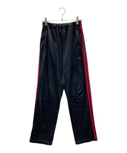 adidas（アディダス）adidas (アディダス) トラックパンツ ブラック×レッド サイズ:Oの古着・服飾アイテム