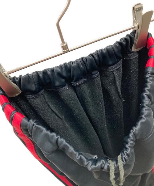 adidas（アディダス）adidas (アディダス) トラックパンツ ブラック×レッド サイズ:Oの古着・服飾アイテム
