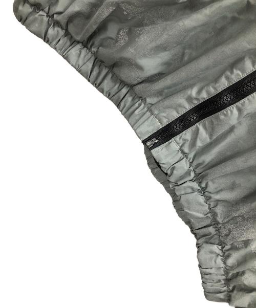 US ARMY（ユーエスアーミー）US ARMY (ユーエスアーミー) ナイロンジャケット IPFU JACKET（フィットネス ユニフォーム ジャケット） ライトグレー サイズ:MEDIUM/REGULARの古着・服飾アイテム