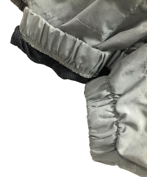 US ARMY（ユーエスアーミー）US ARMY (ユーエスアーミー) ナイロンジャケット IPFU JACKET（フィットネス ユニフォーム ジャケット） ライトグレー サイズ:MEDIUM/REGULARの古着・服飾アイテム