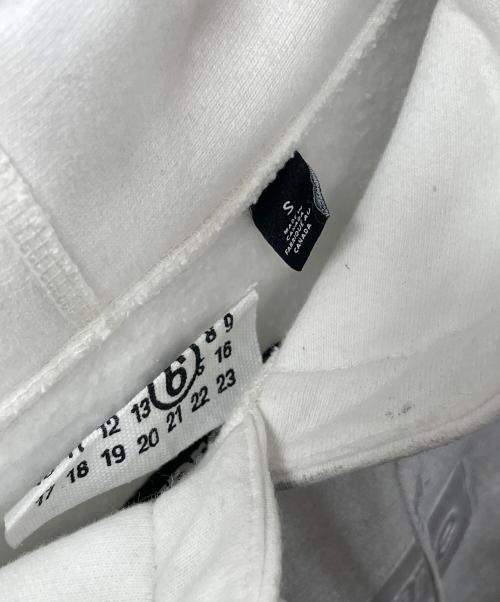SUPREME（シュプリーム）SUPREME MARTIN MARGIELA パーカー 24SS Foil Box Logo Hooded Sweatshirt（24SS フォイル ボックス ロゴ フーデッド スウェットシャツ） ホワイト サイズ:Sの古着・服飾アイテム