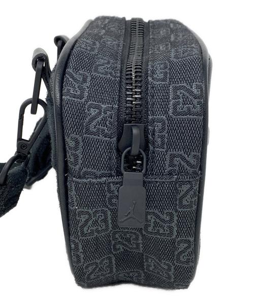 NIKE（ナイキ）NIKE (ナイキ) ショルダーバッグ モノグラム ブラック サイズ:実寸サイズにてご確認ください。の古着・服飾アイテム