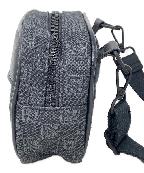 NIKE（ナイキ）NIKE (ナイキ) ショルダーバッグ モノグラム ブラック サイズ:実寸サイズにてご確認ください。の古着・服飾アイテム