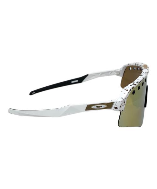 OAKLEY（オークリー）OAKLEY (オークリー) サングラス Sutro Lite Sweep(スートロライト スィープ） ホワイト サイズ:実寸サイズにてご確認ください。の古着・服飾アイテム