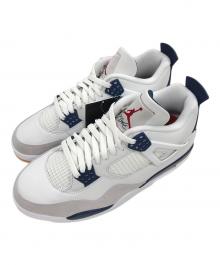 NIKE（ナイキ）の古着「ローカットスニーカー SB Amir Jordan 4 Retro SP "Sumit White/Navy" SB (エアジョーダン4 レトロ SP "サミットホワイト/ネイビー")」｜ホワイト
