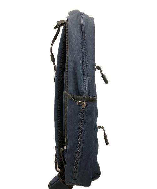 TAKEO KIKUCHI（タケオキクチ）TAKEO KIKUCHI (タケオキクチ) ONOFF（オンオフ）シャドーライン バックパック ネイビー サイズ:実寸サイズにてご確認ください。 未使用品の古着・服飾アイテム
