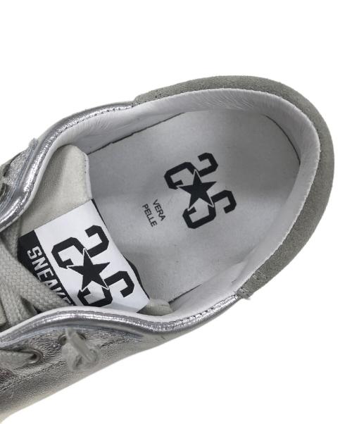 2STAR（ツースター）2STAR (ツースター) ローカットスニーカー シルバー サイズ:41の古着・服飾アイテム