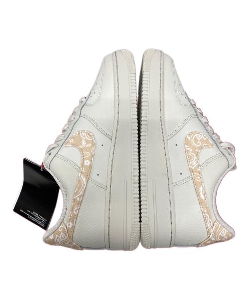 NIKE（ナイキ）NIKE (ナイキ) スニーカー WMNS AIR FORCE 1 '07 （ウィメンズ ナイキ エアフォース） ベージュ サイズ:25 未使用品の古着・服飾アイテム