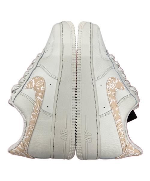 NIKE（ナイキ）NIKE (ナイキ) スニーカー WMNS AIR FORCE 1 '07 （ウィメンズ ナイキ エアフォース） ベージュ サイズ:25 未使用品の古着・服飾アイテム