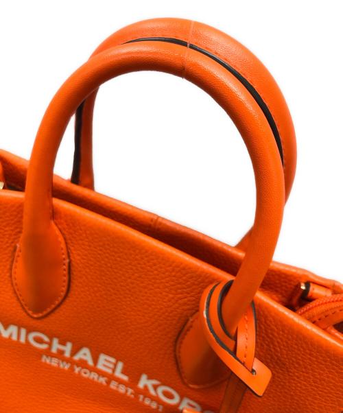 MICHAEL KORS（マイケル・コース）MICHAEL KORS (マイケル・コース) 2WAYバッグ ショルダーバッグ ハンドバッグ ミレラ レザー ロゴ スモール ショッパー トップ ジップ クロスボディー オレンジ サイズ:実寸サイズにてご確認ください。の古着・服飾アイテム