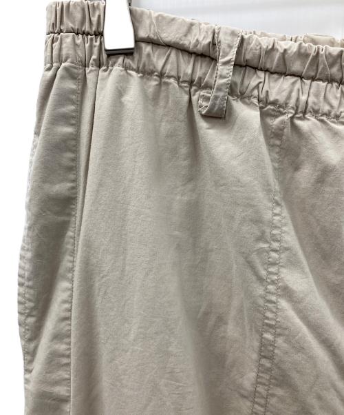ISSEY MIYAKE（イッセイミヤケ）ISSEY MIYAKE (イッセイミヤケ) イージーパンツ ベージュ サイズ:実寸サイズにてご確認ください。の古着・服飾アイテム