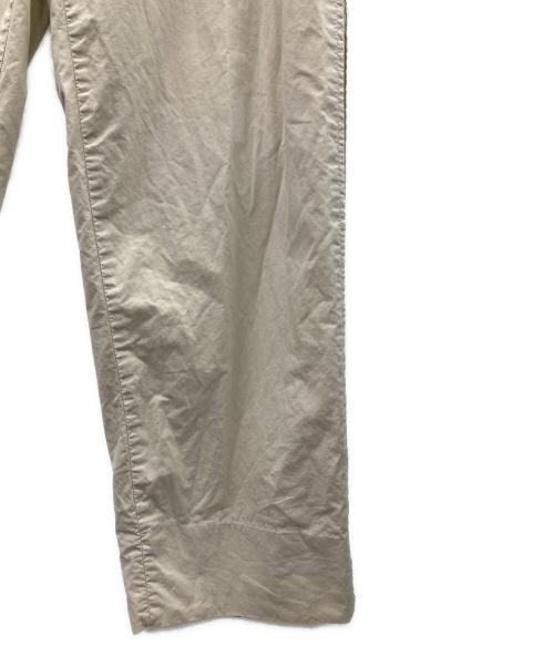 ISSEY MIYAKE（イッセイミヤケ）ISSEY MIYAKE (イッセイミヤケ) イージーパンツ ベージュ サイズ:実寸サイズにてご確認ください。の古着・服飾アイテム