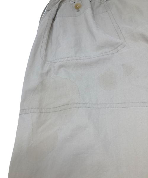 ISSEY MIYAKE（イッセイミヤケ）ISSEY MIYAKE (イッセイミヤケ) イージーパンツ ベージュ サイズ:実寸サイズにてご確認ください。の古着・服飾アイテム