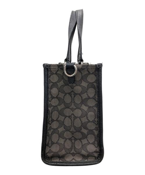 COACH（コーチ）COACH (コーチ) 2WAYバッグ ハンドバッグ ショルダーバッグ デンプシー キャリオール シグネチャー ジャカード ストライプ アンド パッチ ブラック サイズ:実寸サイズにてご確認ください。の古着・服飾アイテム