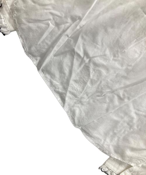 SINME（シンメ）SINME (シンメ) 長袖シャツ スカラエンブロイダリーシャツ ホワイト サイズ:Mの古着・服飾アイテム