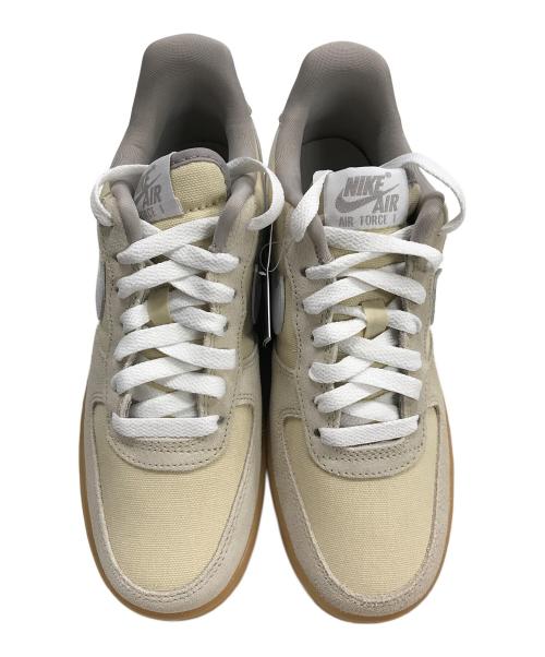 NIKE（ナイキ）NIKE (ナイキ) スニーカー W Air Force 1 ’07  (ウィメンズ エアフォース1 '07) ベージュ サイズ:23cm 未使用品の古着・服飾アイテム