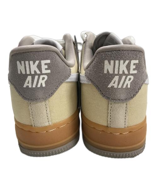 NIKE（ナイキ）NIKE (ナイキ) スニーカー W Air Force 1 ’07  (ウィメンズ エアフォース1 '07) ベージュ サイズ:23cm 未使用品の古着・服飾アイテム