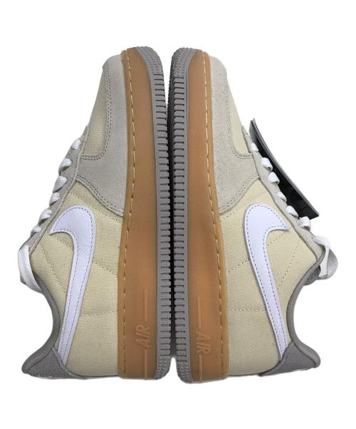 NIKE（ナイキ）NIKE (ナイキ) スニーカー W Air Force 1 ’07  (ウィメンズ エアフォース1 '07) ベージュ サイズ:23cm 未使用品の古着・服飾アイテム