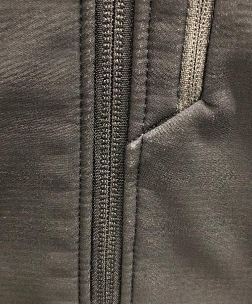 Patagonia（パタゴニア）Patagonia (パタゴニア) ナイロンジャケット Adze Hydrid Hoody（アズ ハイブリッド フーディ） ブラック サイズ:XSの古着・服飾アイテム