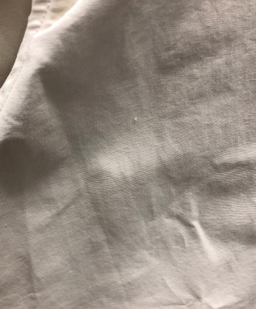 YAECA（ヤエカ）YAECA (ヤエカ) クロスジップシャツ ベージュ サイズ:MEDIUMの古着・服飾アイテム