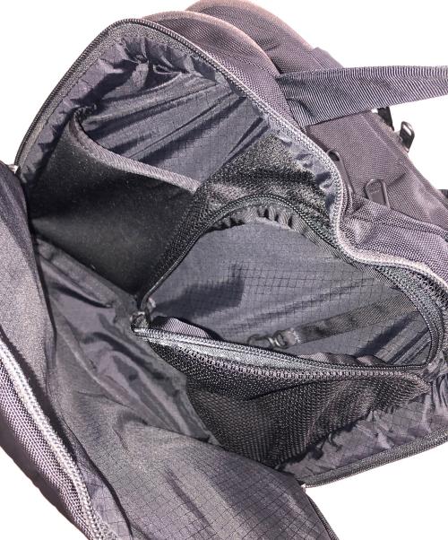 THE NORTH FACE（ザ ノース フェイス）THE NORTH FACE (ザ ノース フェイス) バックパック SHUTTLE DAYPACK（シャトル デイパック） ブラック サイズ:実寸サイズにてご確認下さい。の古着・服飾アイテム