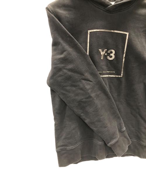 Y-3（ワイスリー）Y-3 (ワイスリー) スクエアラベルロゴ グラフィック プルオーバー パーカー ブラック サイズ:Sの古着・服飾アイテム