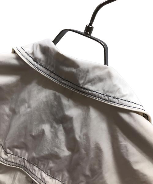 ARMANI COLLEZIONI（アルマーニ コレツィオーニ）ARMANI COLLEZIONI (アルマーニ コレツィオーニ) ナイロンコート ホワイト サイズ:50の古着・服飾アイテム