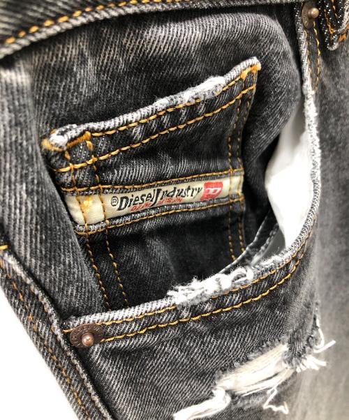 DIESEL（ディーゼル）DIESEL (ディーゼル) D-RISE（ディー-ライズ）ダメージ加工ワイドデニムパンツ グレー サイズ:W28 L30の古着・服飾アイテム