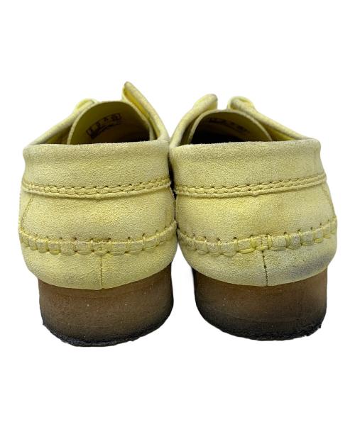 CLARKS（クラークス）CLARKS (クラークス) スウェードシューズ ワラビーブーツ クリーム サイズ:27cmの古着・服飾アイテム