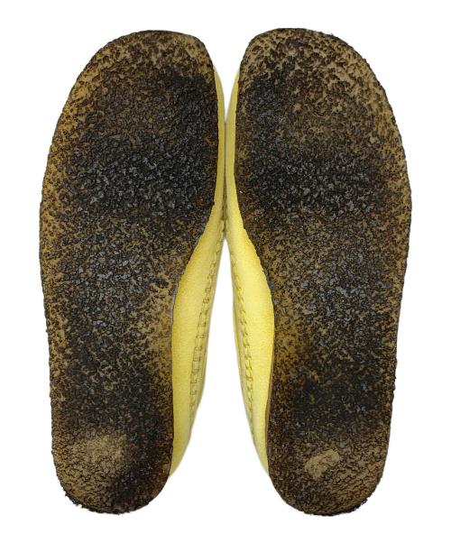 CLARKS（クラークス）CLARKS (クラークス) スウェードシューズ ワラビーブーツ クリーム サイズ:27cmの古着・服飾アイテム