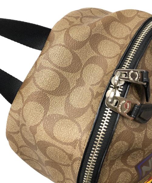 COACH（コーチ）COACH (コーチ) リュック シグネチャー ワッペン バックパック ベージュ サイズ:実寸サイズにてご確認ください。の古着・服飾アイテム