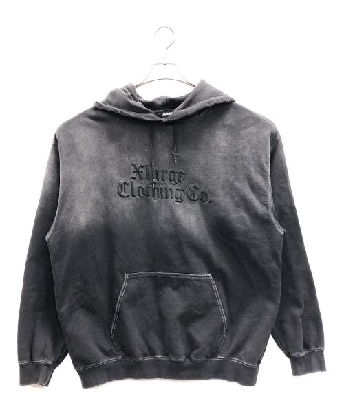X-LARGE（エクストララージ）X-LARGE (エクストララージ) プルオーバーパーカー OLD ENGLISH BLEACHED HOODED SWEATSHIRT(オルドイングリッシュブリーチフーディ) ブラック サイズ:XLの古着・服飾アイテム